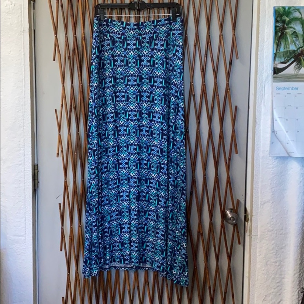 ”Blue Tones Soft Maxi Skirt”